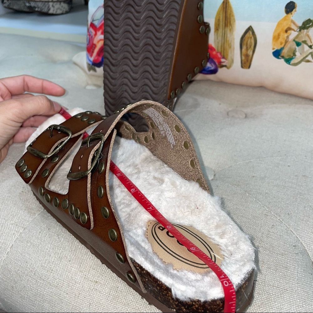 Scoop Women's Brown Studded Faux Shearling Double Strap Sandals Size 9 - Picture 12 of 12